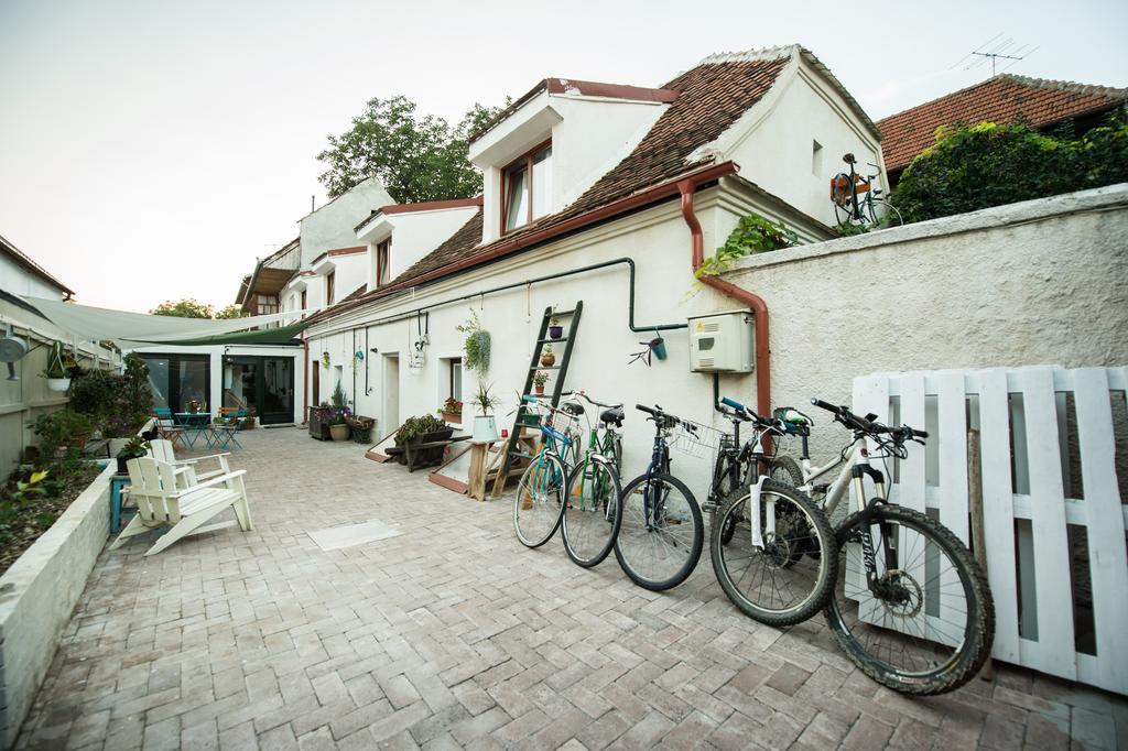 Bike House - 250-Year-Old Restored House In A Quiet Area Brasov Exterior photo